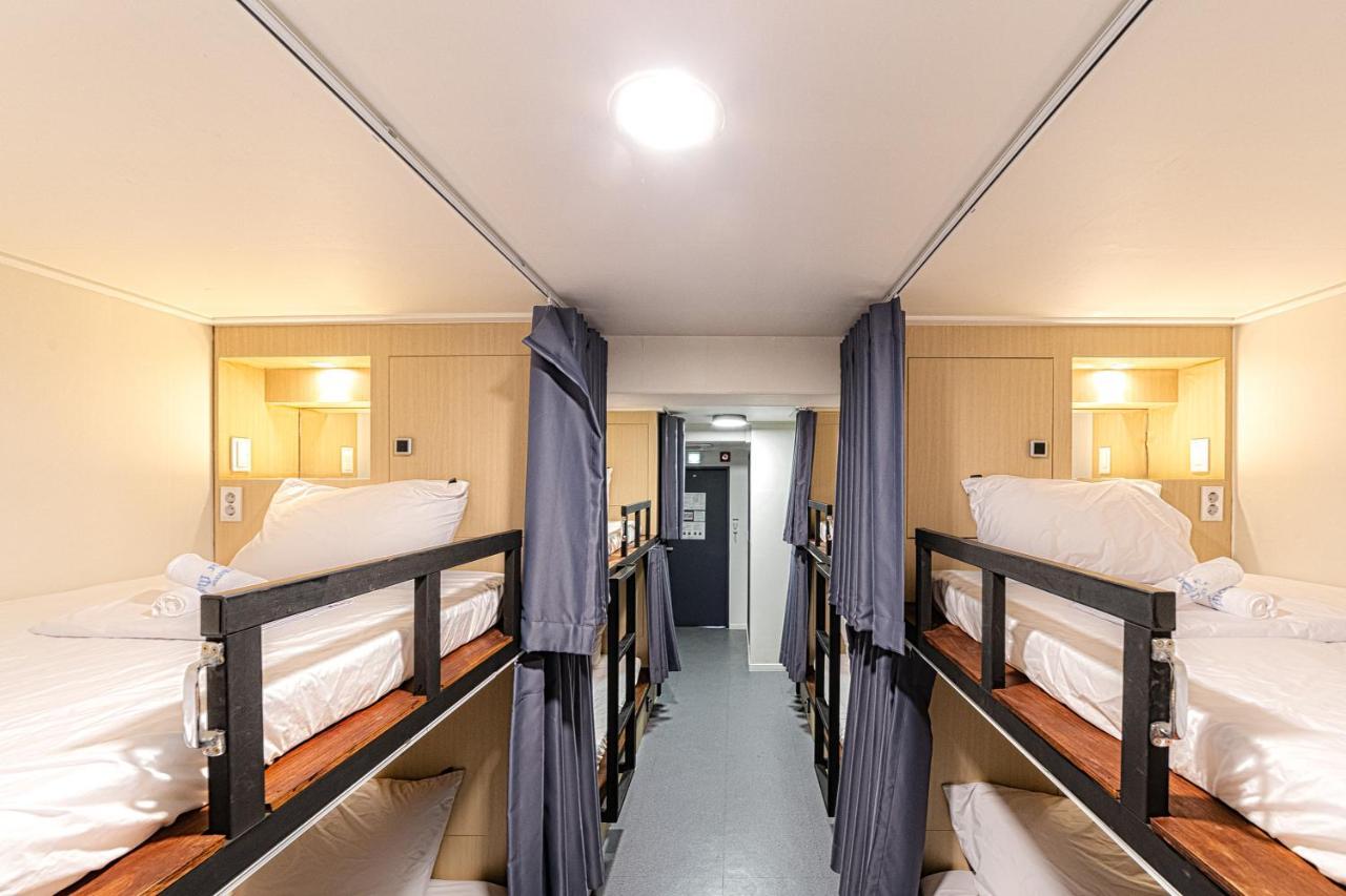 Guesthouse Dear Moon Μπουσάν Εξωτερικό φωτογραφία