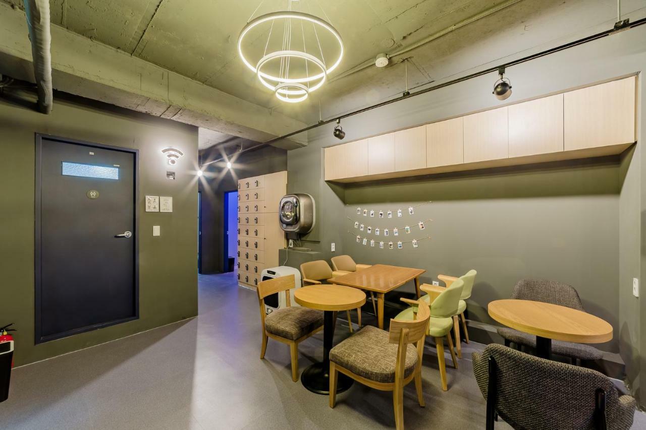 Guesthouse Dear Moon Μπουσάν Εξωτερικό φωτογραφία